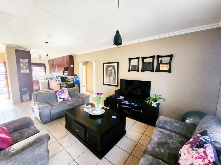 3 Bedroom Property for Sale in La Hoff North West